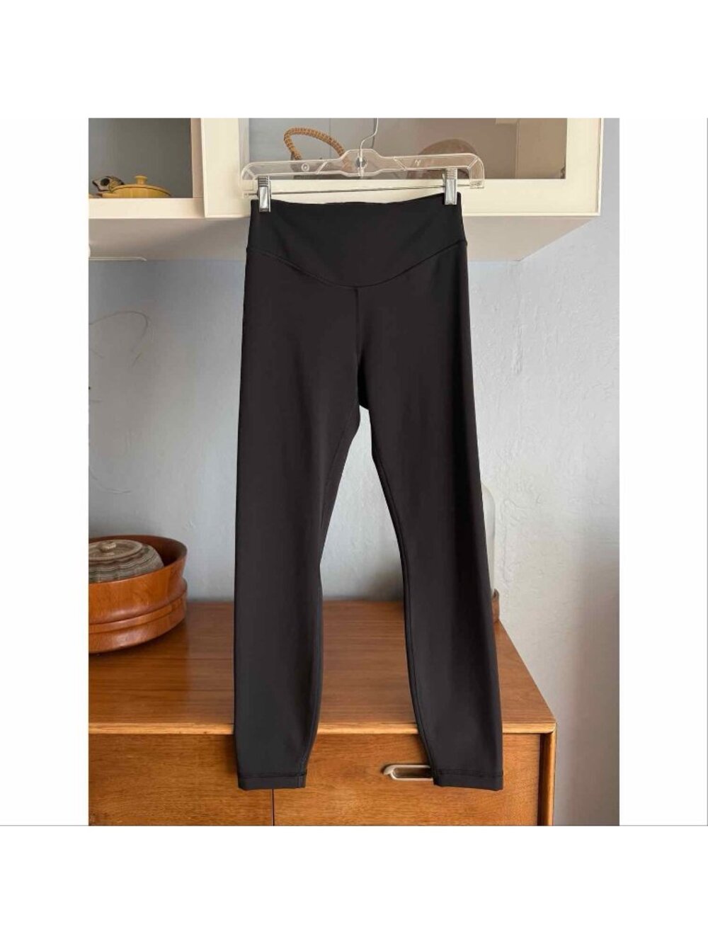Lululemon Black Wunder Under SmoothCover High-Rise Tight 25” Leggings Sz 6